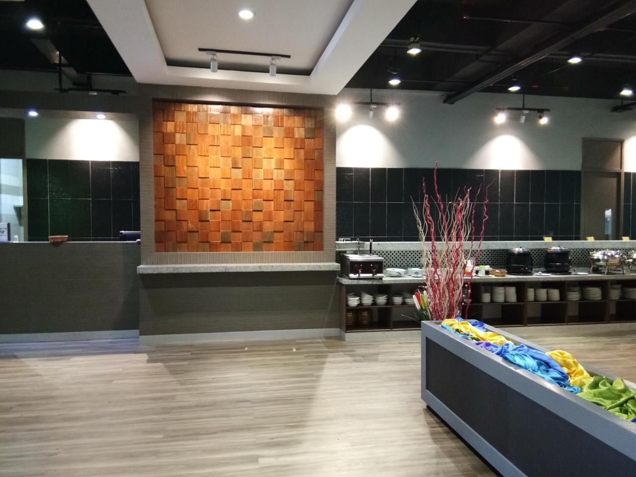 Purnama Hotel Лимбанг Экстерьер фото